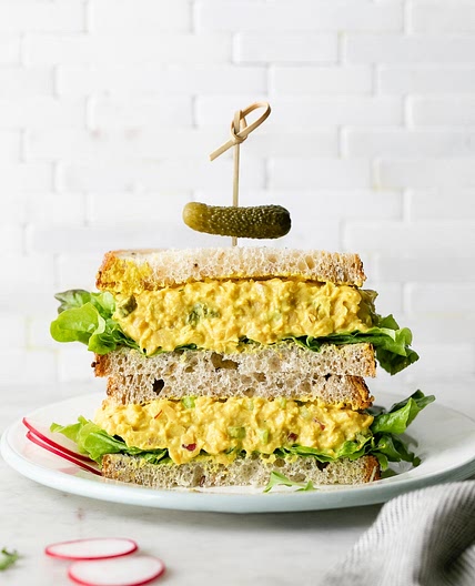 CHICKPEA 'EGG' SALAD SANDWICH