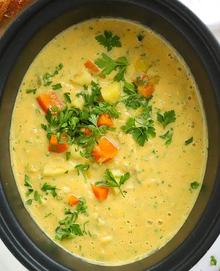 Slow Cooker Vegetable Soup