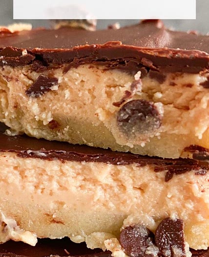 Keto no bake cookie dough peanut butter cheesecake bars