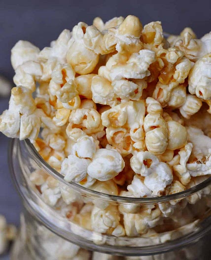 Vegan caramel popcorn