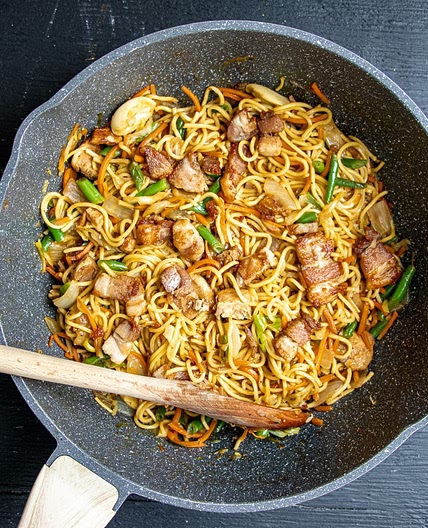 How to Make Pancit Canton (Easy Recipe)