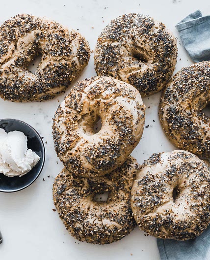 Everything Bagel mit Sauerteig