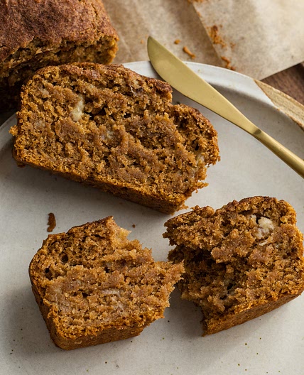 vegan pumpkin banana bread with olive oil and spelt flour