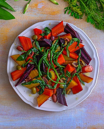Carrots with wild garlic and olives