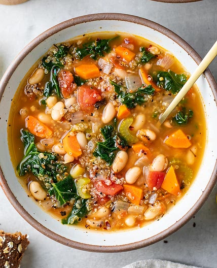 KALE, QUINOA & WHITE BEAN SOUP