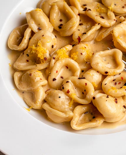 Creamy roast garlic and lemon pasta sauce