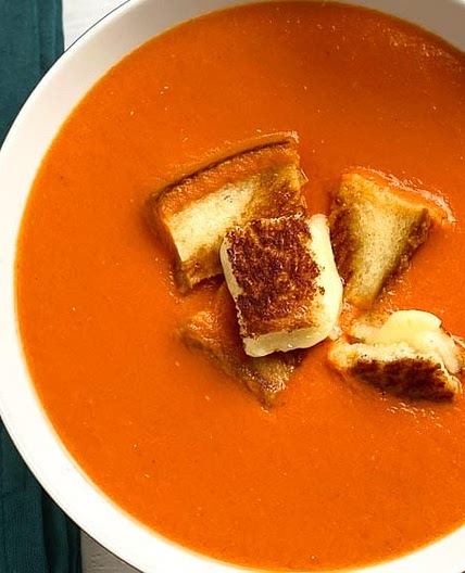 Low FODMAP Cream of Tomato Soup with Grilled Cheese Croutons
