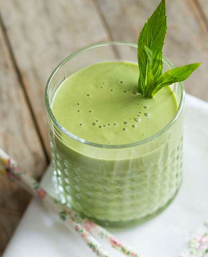 Anti-inflammatory pineapple and turmeric smoothie