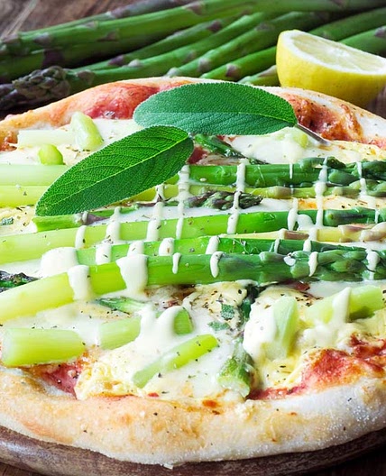 Pizza agli asparagi