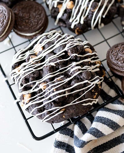 Peanut Butter Oreo Cookies (Parent Trap Cookies)