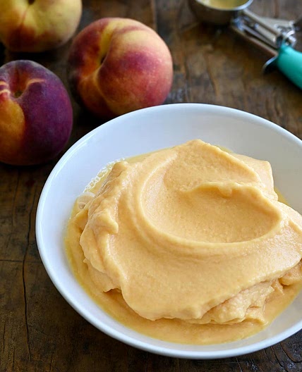5-Minute Healthy Peach Frozen Yogurt