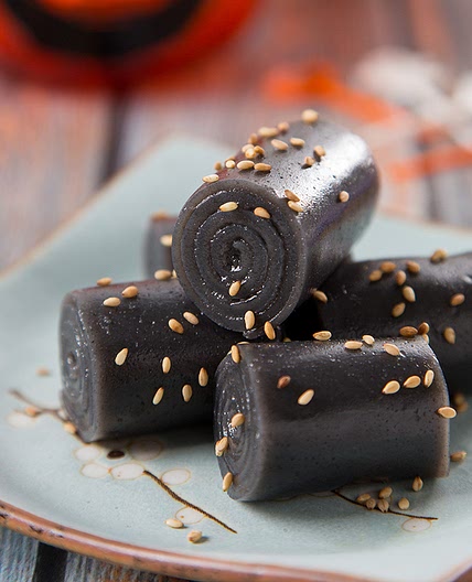 Hong Kong Black Sesame Roll (芝麻卷/菲林)