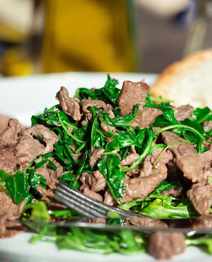 Ricetta straccetti con rucola alla romana