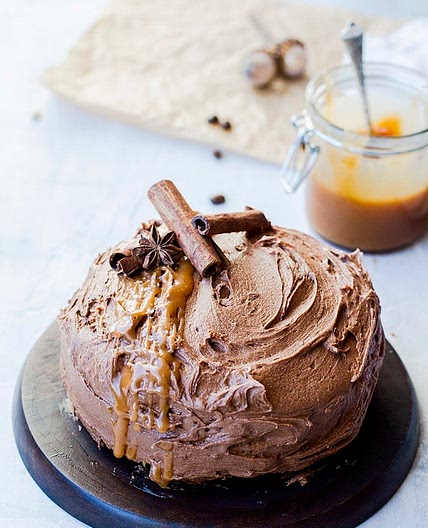 Salted Caramel Chai Cake (6 Inch Small Batch Cake)