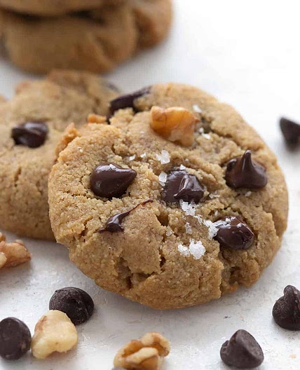 Keto Chocolate Chip Cookies