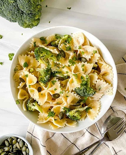 Creamy Tahini Broccoli Pasta