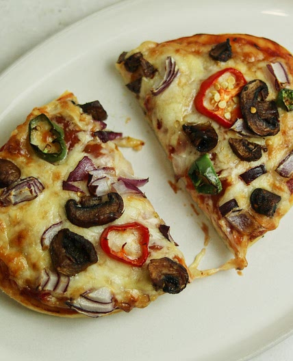 Air Fryer Naan Pizza