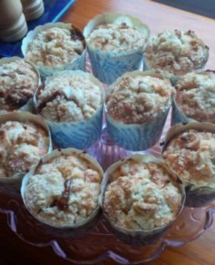 Apple Caramel Crumble Muffins