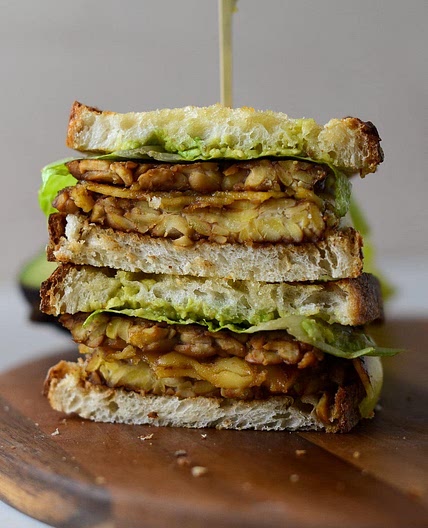 10-Minute Tempeh Sandwich