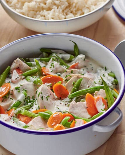 Schnelles Hühnerfrikassee mit Reis