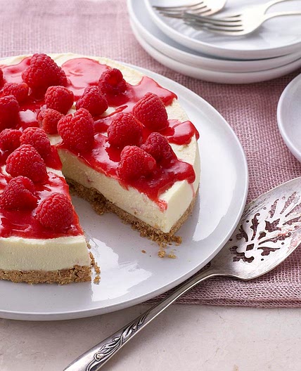 White chocolate and raspberry cheesecake