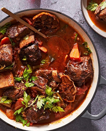 Braised Short Ribs with 40 Cloves of Garlic