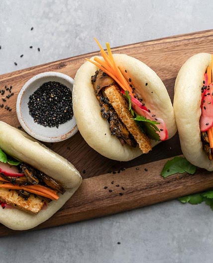 Vegane Bao Buns mit Tofu und Pilzen