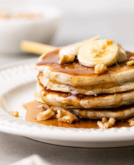VEGAN GLUTEN-FREE PANCAKES (ALMOND FOUR + BANANA)