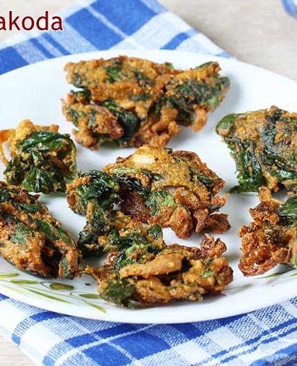 Palak pakoda (Spinach pakora)