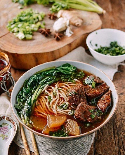 Braised Beef Noodle Soup (红烧牛肉面)
