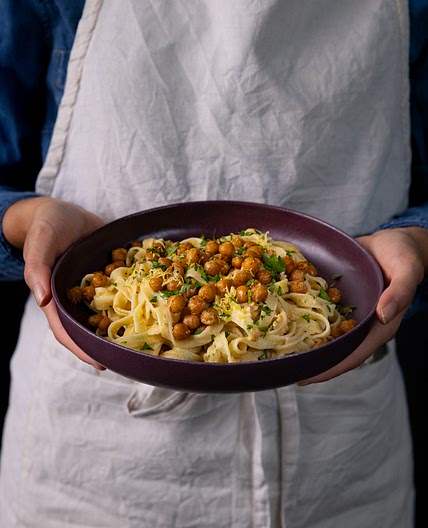 5-ingredient lemony chickpea and tahini tagliatelle