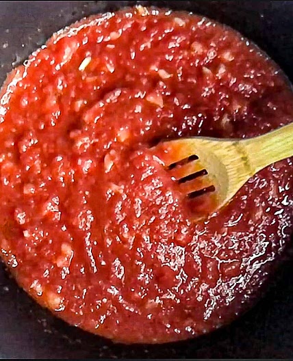 Homemade Pasta Sauce Recipe With Crushed Tomatoes (Sip Bite Go)