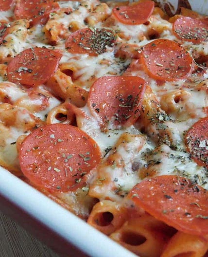Pepperoni pizza pasta bake