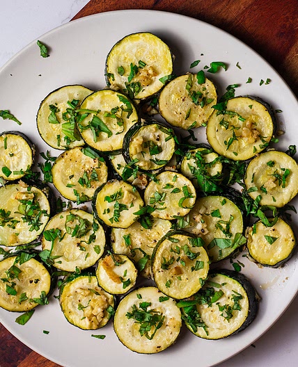 Garlic Parmesan Roasted Zucchini
