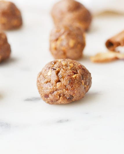 Apple Cinnamon Energy Bites (AIP/Paleo)