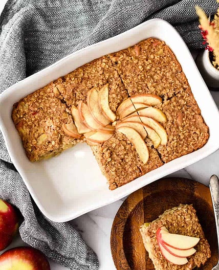 Healthy Apple Cinnamon Baked Oatmeal