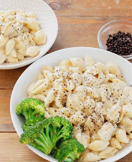 Vegan Cacio E Pepe Mac and Cheese