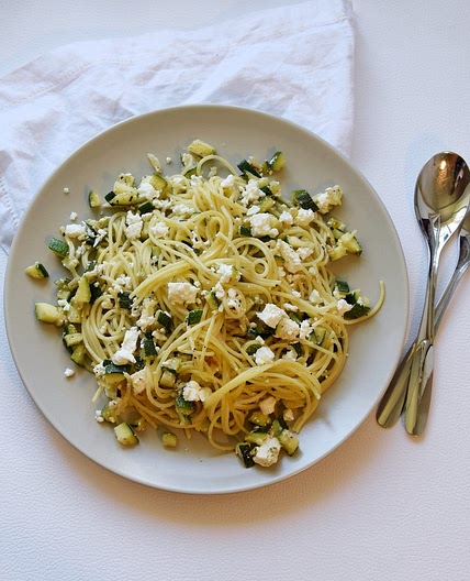 Zucchini-Feta-Spaghetti