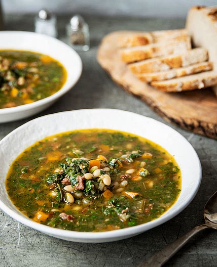 Spinach and white bean soup