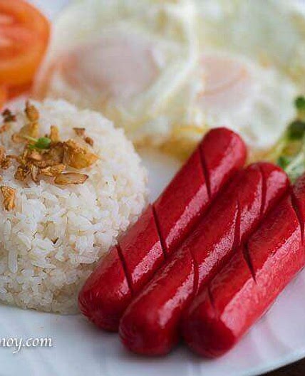 Hotsilog (Hotdog Sinangang at Itlog)
