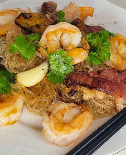Thai-Moms-Ginger-Shrimp-and-Glass-Noodles-Recipe-Goong-Ob-Woonsen