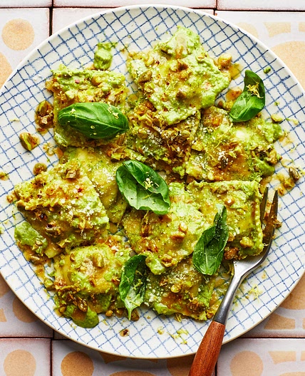 Weeknight-Fancy Ravioli With Creamy Peas