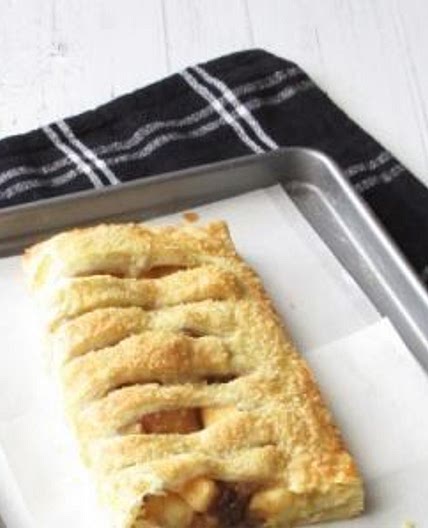 Flaky Apple Strudel