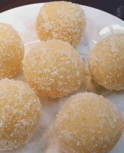 Instant Coconut Laddu