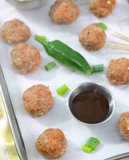 Spicy Baked Turkey Meatballs Recipe (Whole30)