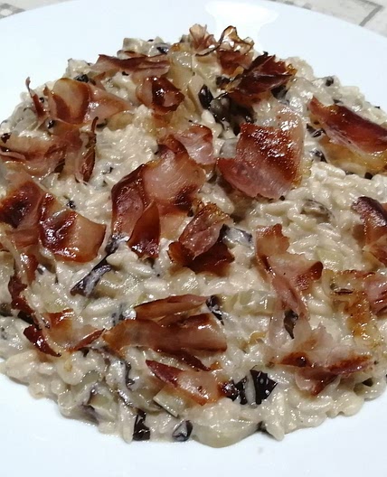 Risotto al radicchio funghi e speck croccante