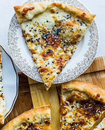 Everything But the Bagel White Pizza