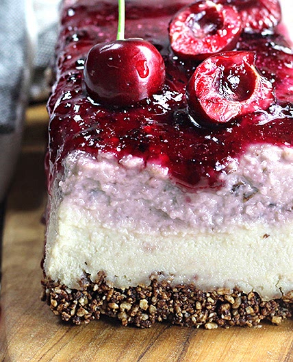Cheesecake vegan anacardi e ciliegie