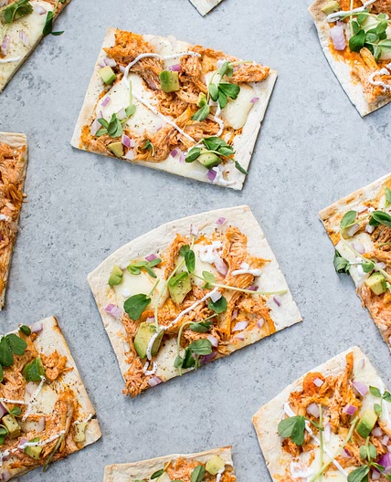 Skinny Buffalo Chicken Flatbread Pizza