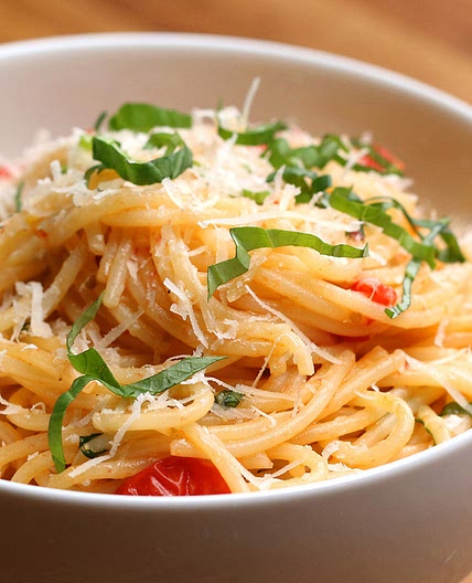 Spaghetti With Fresh Tomato Sauce Recipe by Tasty